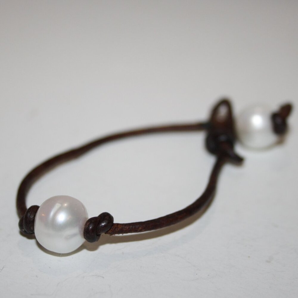 🤎 Leather & Pearl Toggle Bracelet · 6" · Natural Glow 🤍